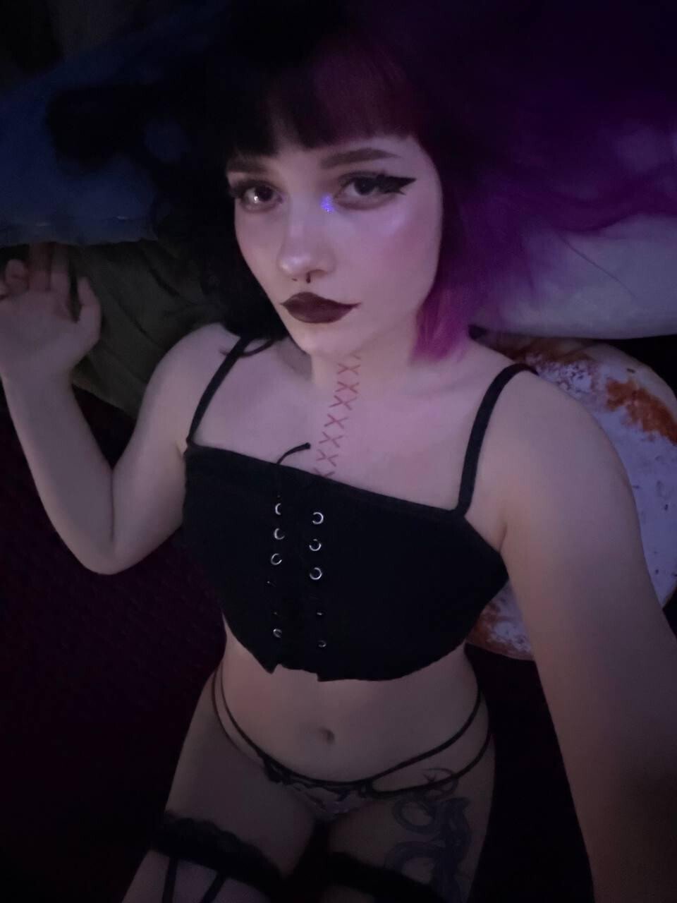 I’m a juicy Slavic girl 19 yo, take care of me okay? 1