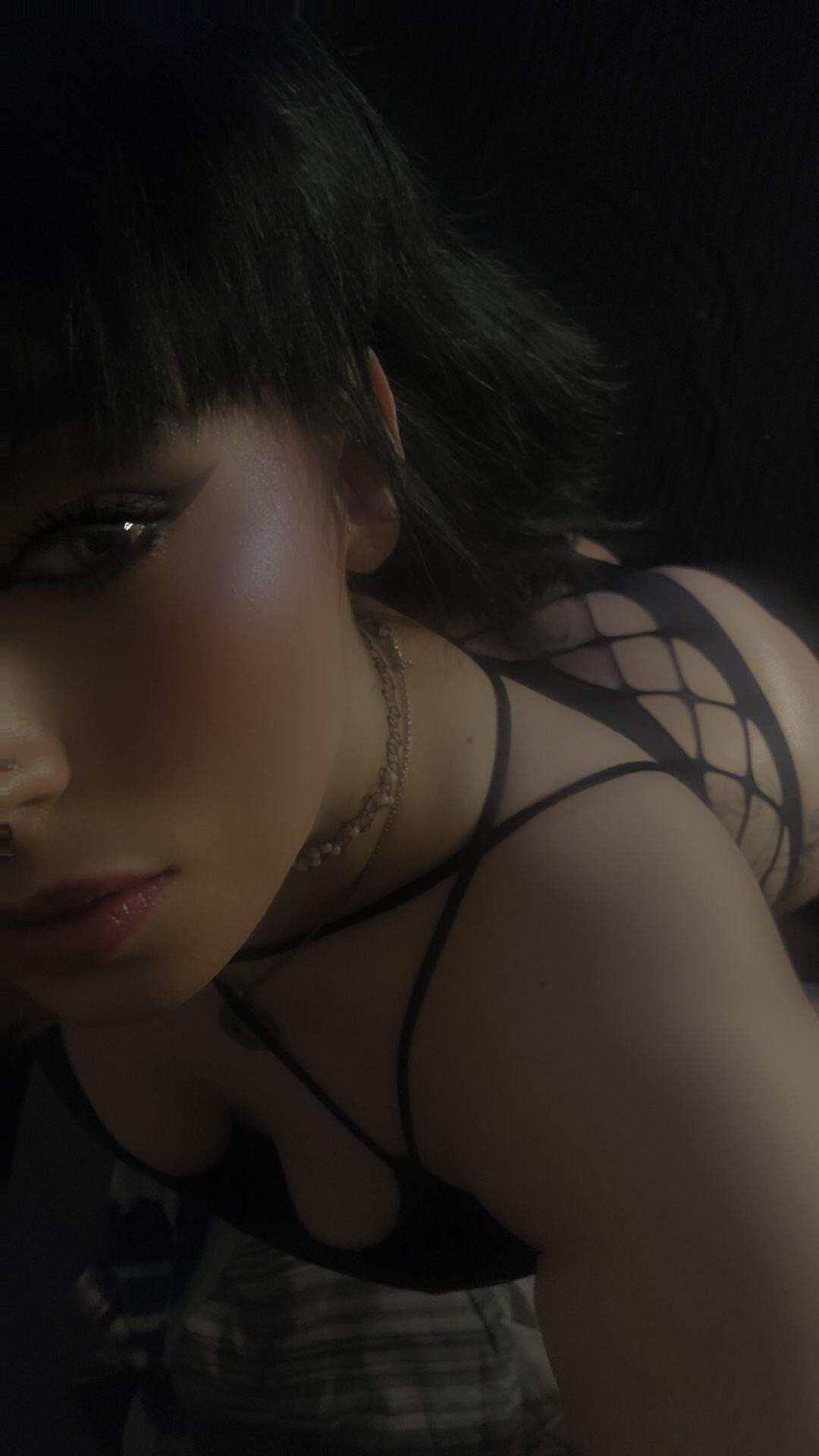 [SELLING] Wish you were behind me? 1